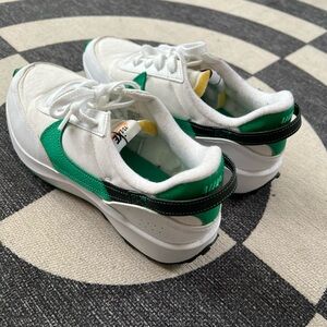 Nike Green and White sneakers, barely worn, fantastic condition!